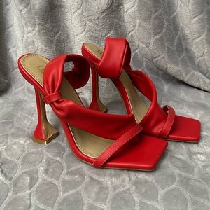 EGO- Stacie Ruffle Details Square Toe  HEEL in RED FAUX LEATHER. Size 7
